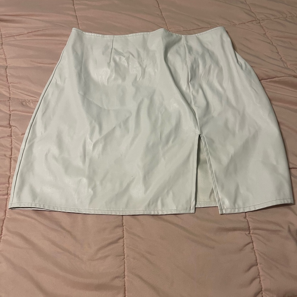 Windsor White Pencil Skirt